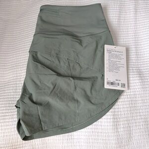 Lululemon Speed Up HR Short 4” Lined Sz 8 - Green